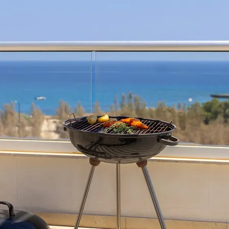 Apartment Emerald Bay Sea-front Penthouse *