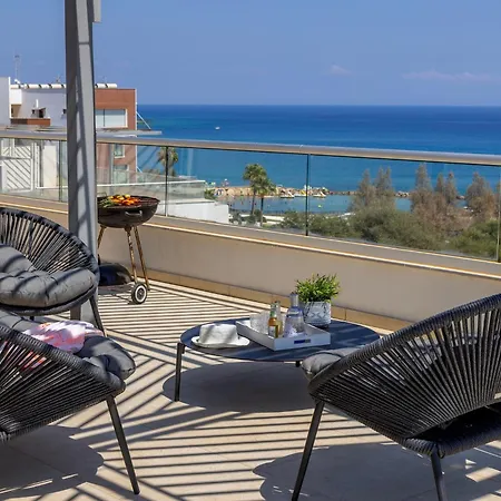 Emerald Bay Sea-front Penthouse * Protaras