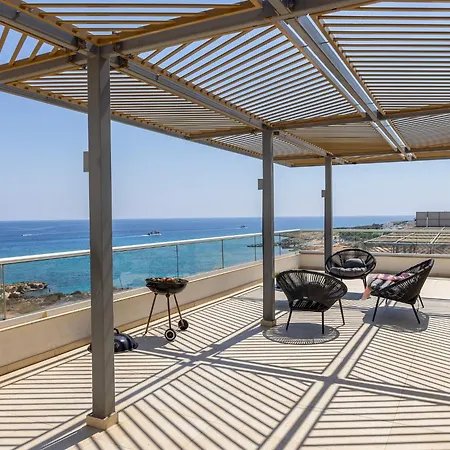 Emerald Bay Sea-front Penthouse Apartment