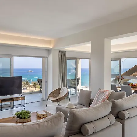 Apartment Emerald Bay Sea-front Penthouse *